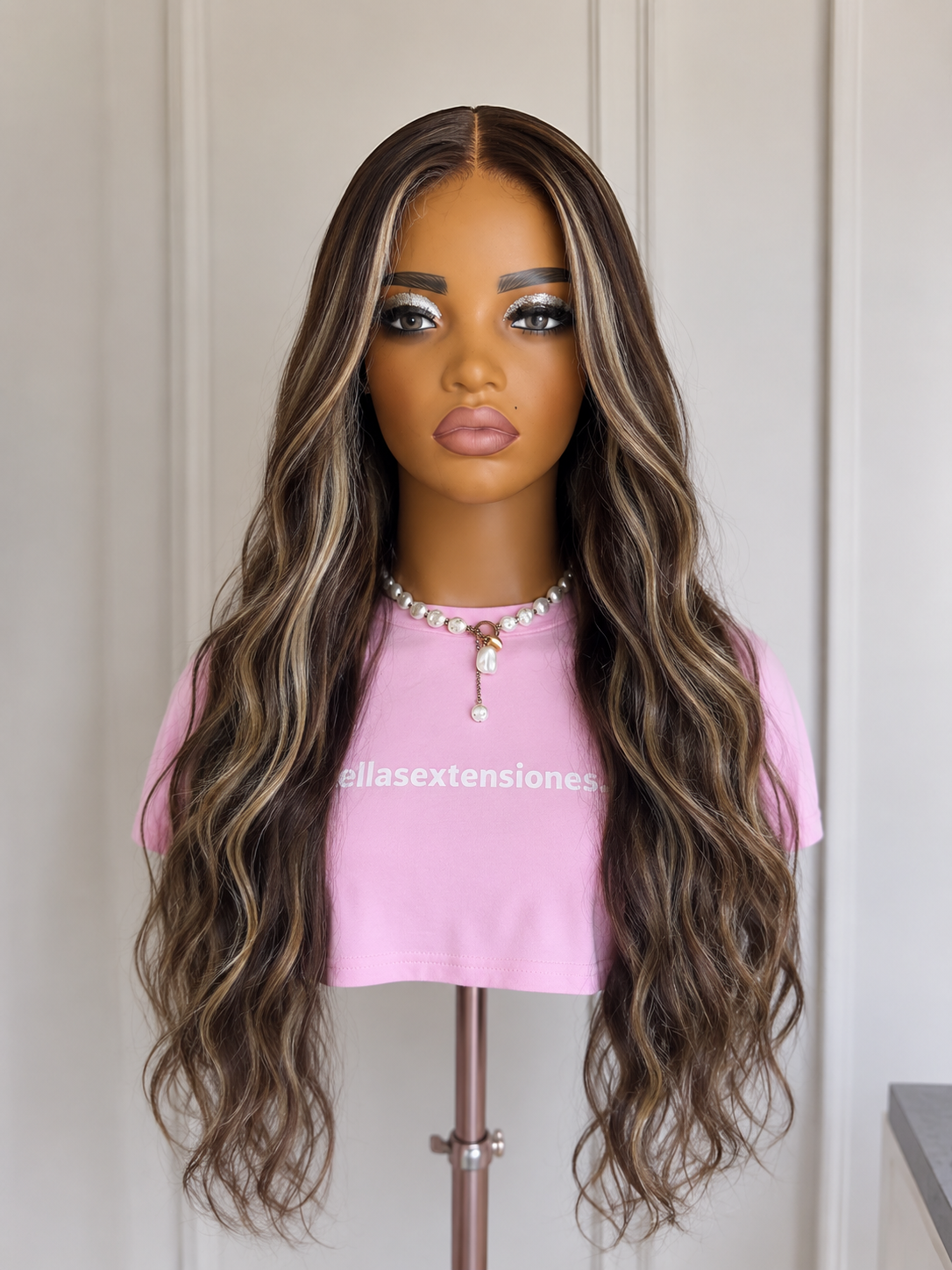 Peluca Pelo Humano Premium Marrón Con Mechas Platino Ondulada Extra Larga 80cm 13x6 BEYONCE