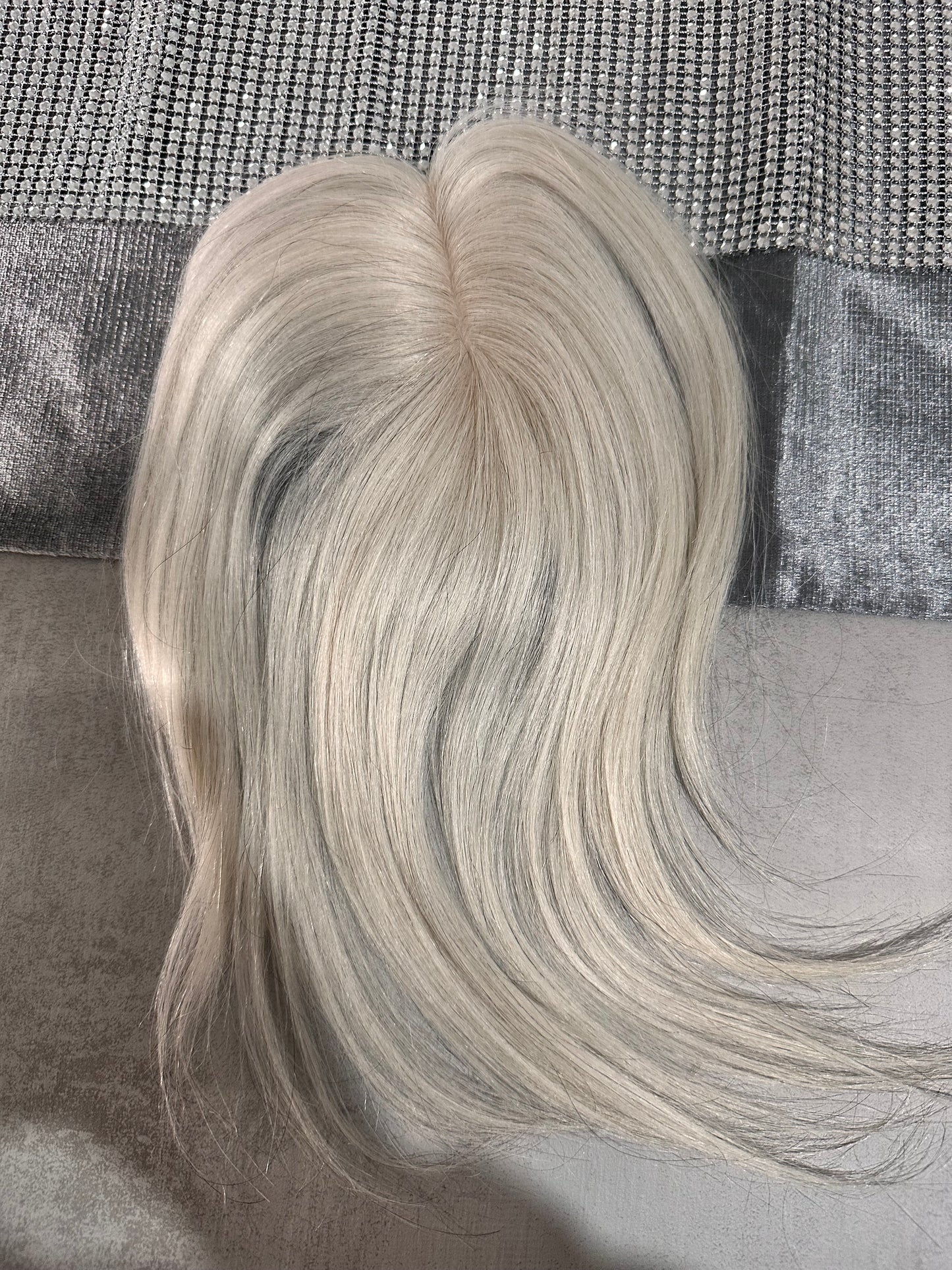 Topper de Cabello Humano - Base de Seda "Natural Scalp" (25 cm)