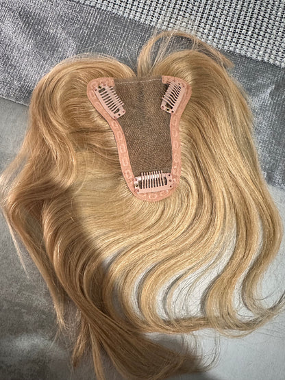 Topper de Cabello Humano con Flequillo – Rubio Dorado Miel (25cm)