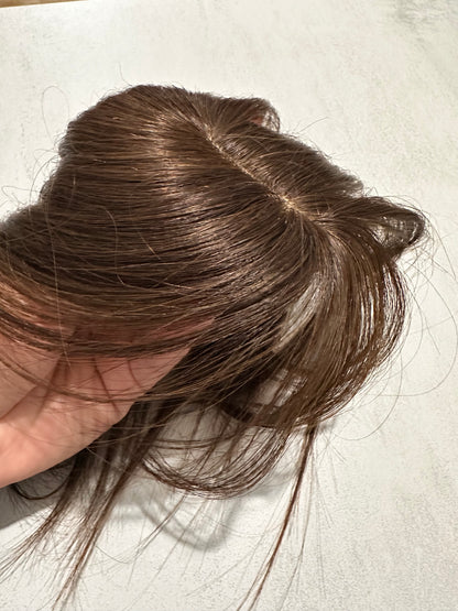 Topper de Cabello Humano 30cm con Flequillo – Volumen Instantáneo y Look Renovado Marrón
