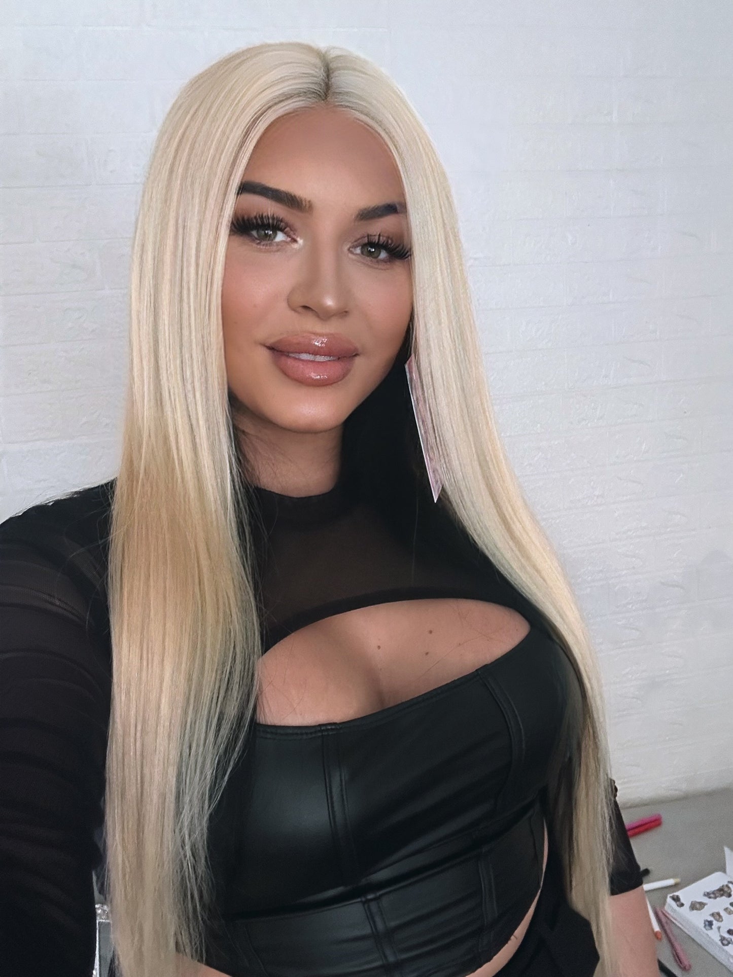 Peluca de Cabello Humano 13x4 Lace Front - Rubio Platino Premium (80 cm) JENNIFER