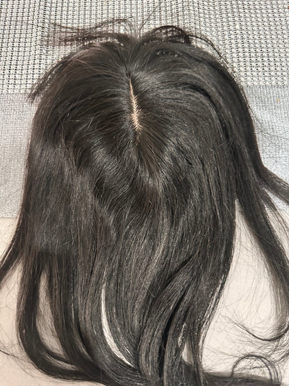 Topper de Cabello Humano - Base de Seda con Flequillo (30 cm)
