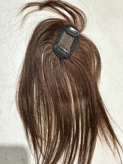 Topper de Cabello Humano 30cm con Flequillo – Volumen Instantáneo y Look Renovado Marrón